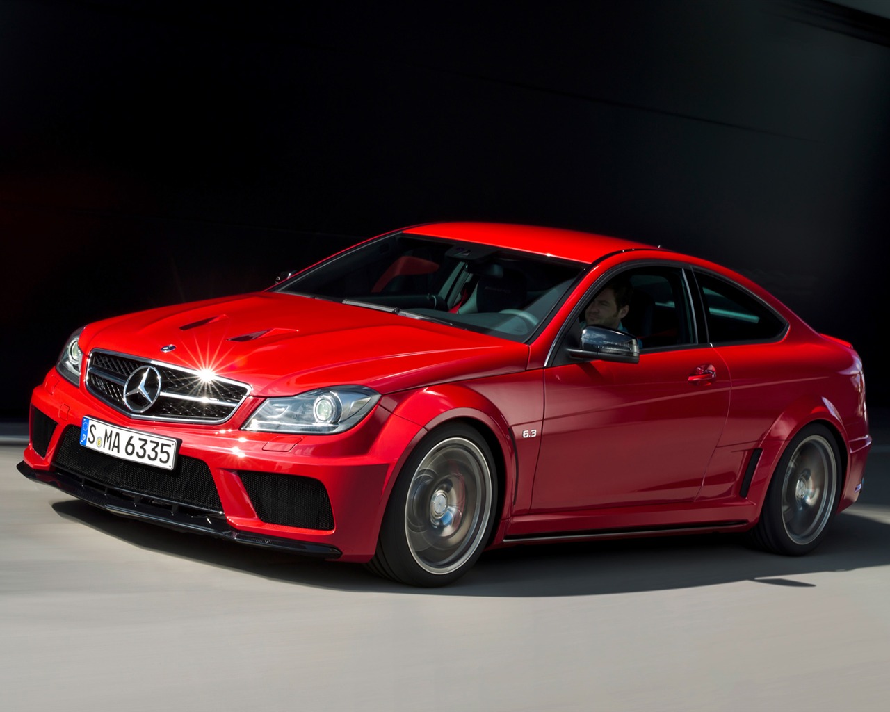 Mercedes-Benz C63 AMG Black Series Coupe - 2011 HD wallpapers #4 - 1280x1024