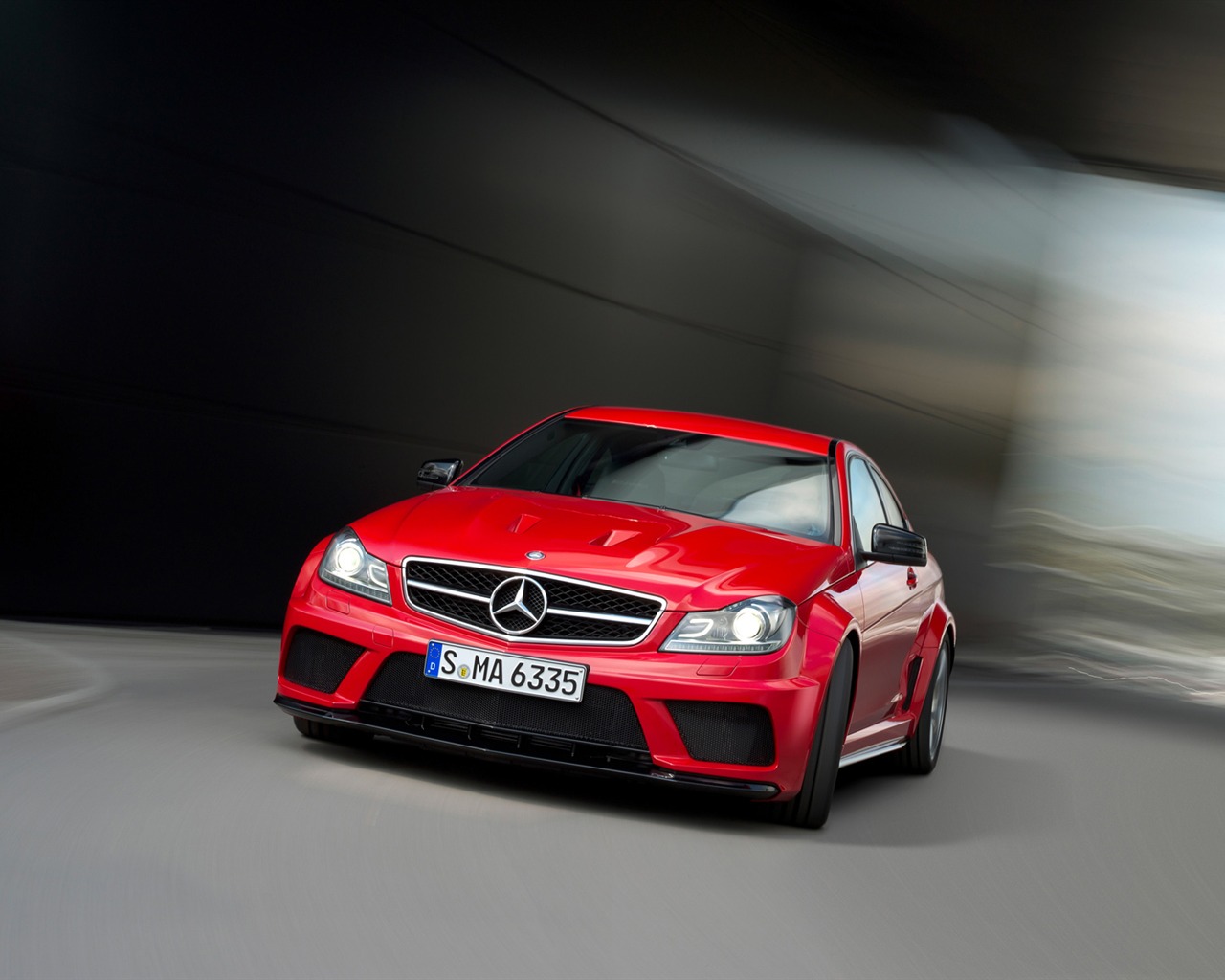 Mercedes-Benz C63 AMG Black Series Coupe - 2011 HD wallpapers #5 - 1280x1024