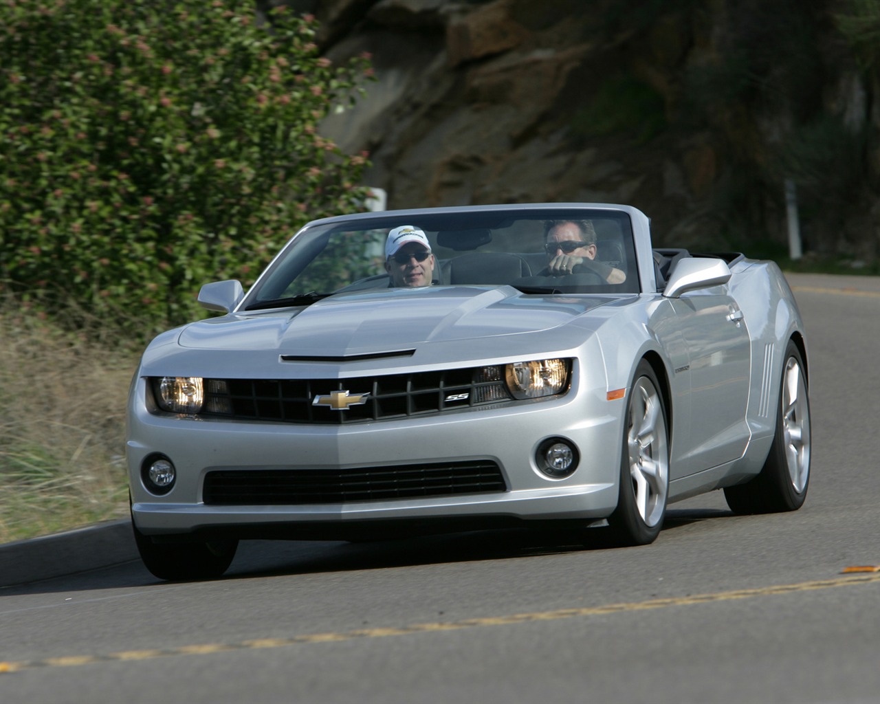 Chevrolet Camaro Convertible - 2010 HD tapety na plochu #10 - 1280x1024