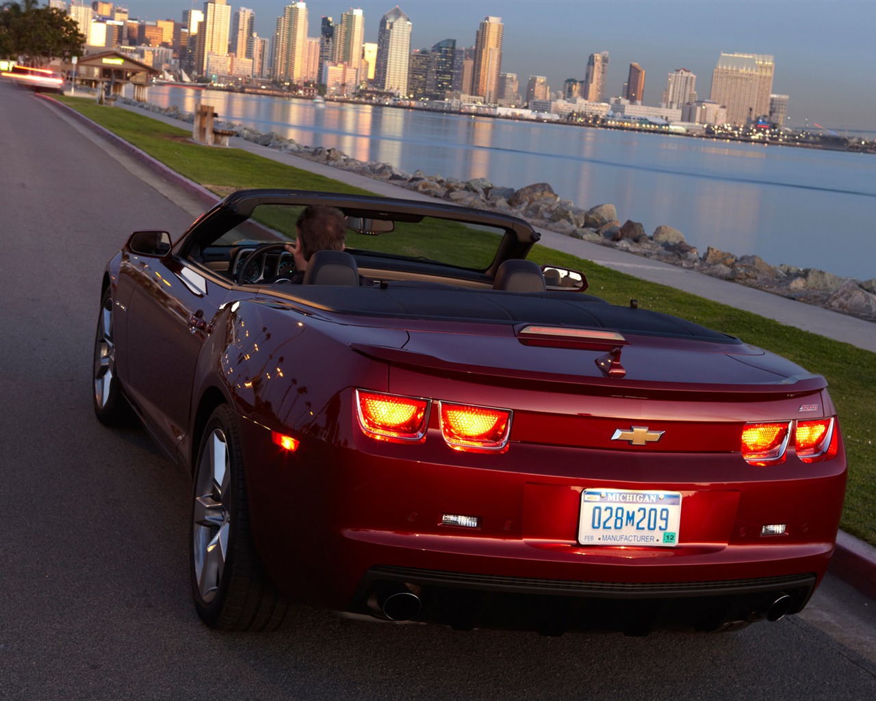 Chevrolet Camaro Convertible - 2010 HD tapety na plochu #21 - 1280x1024