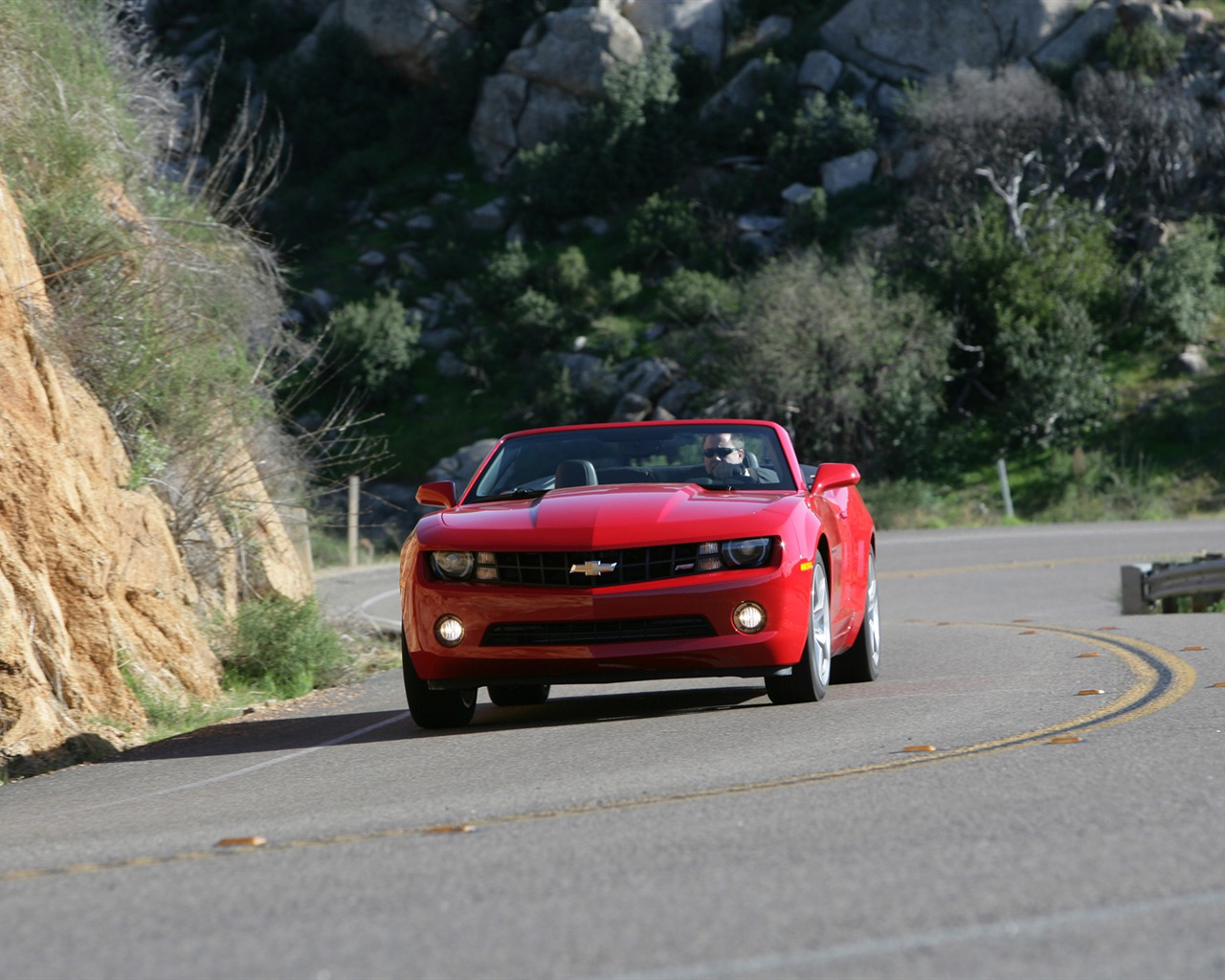 Chevrolet Camaro Convertible - 2010 HD tapety na plochu #25 - 1280x1024