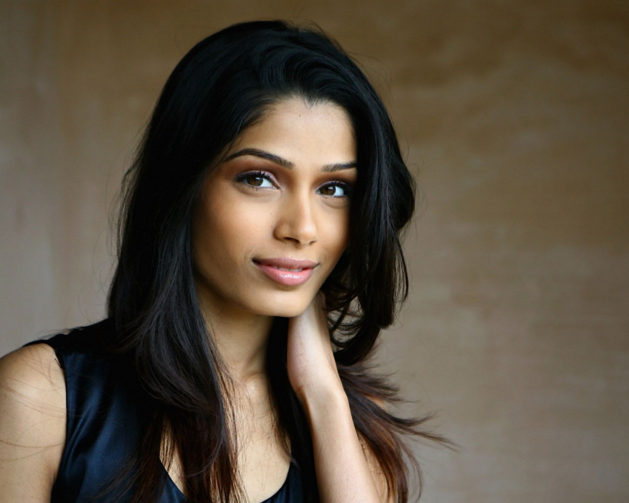 Freida Pinto schöne Tapete #6 - 1280x1024