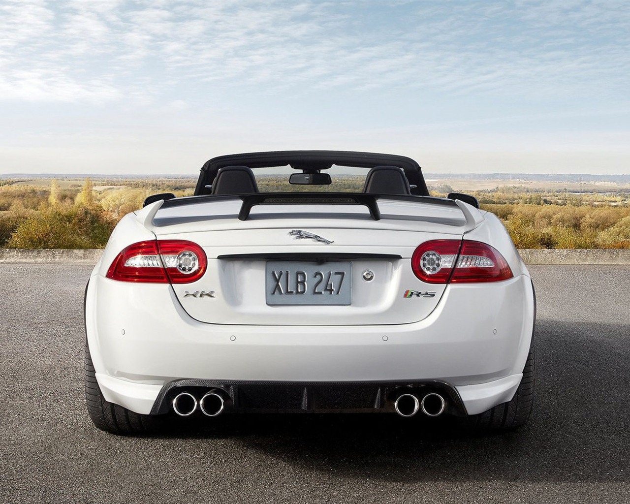 2013 捷豹XK XKR-S Convertible跑車壁紙 #10 - 1280x1024