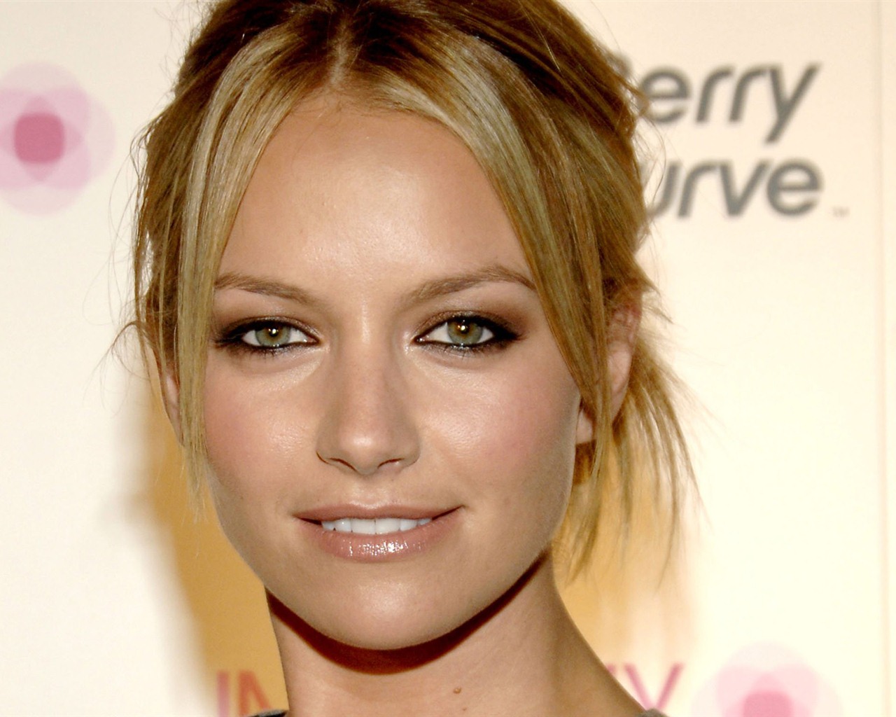 Becki Newton superbe fond d'écran #2 - 1280x1024