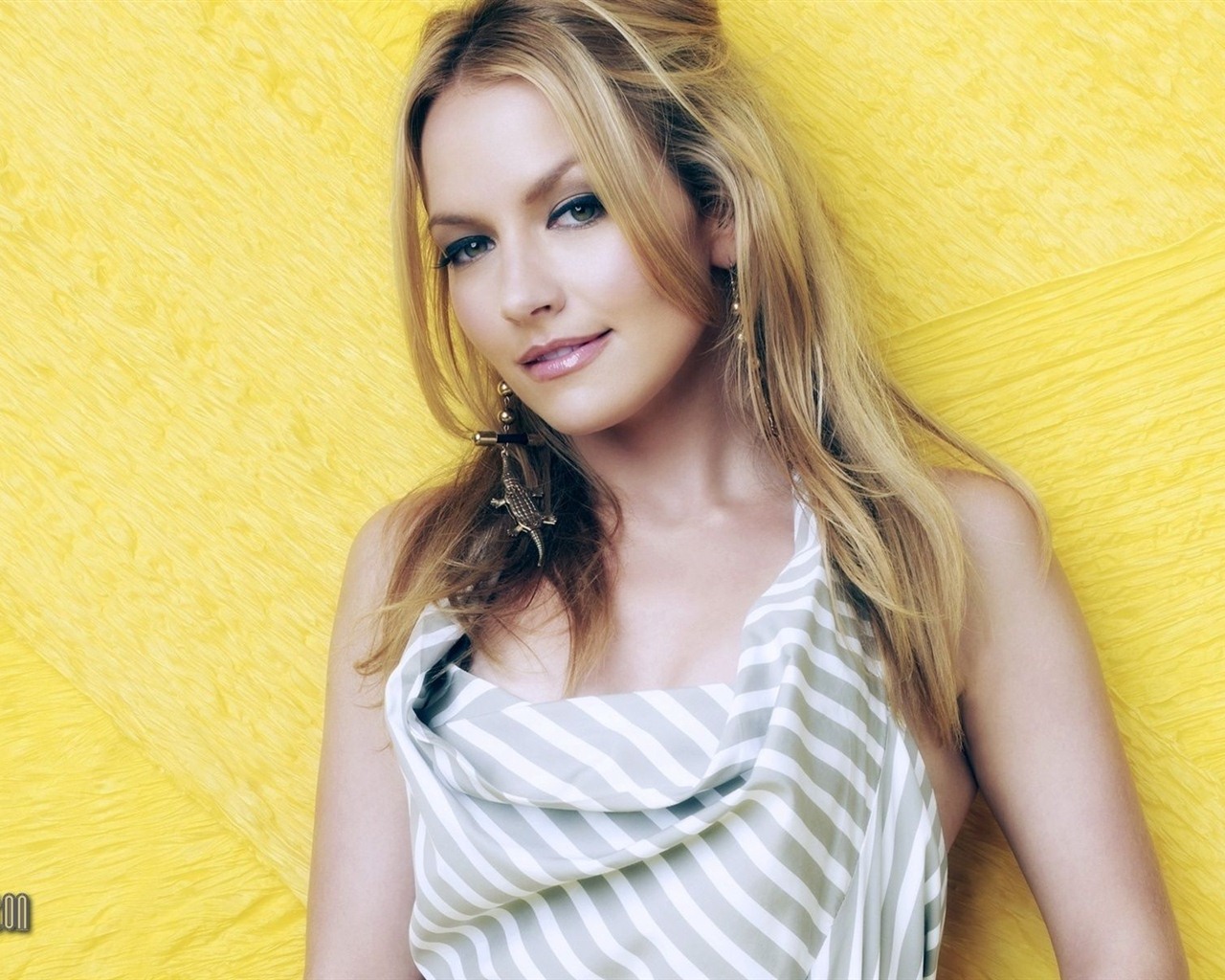 Becki Newton superbe fond d'écran #9 - 1280x1024