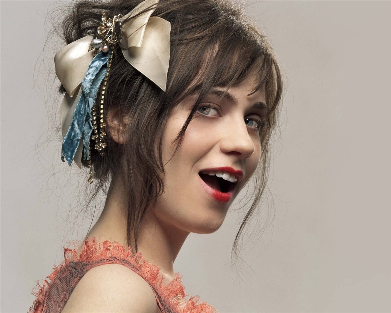 Zooey Deschanel 佐伊·丹斯切爾 美女壁紙 #26 - 1280x1024