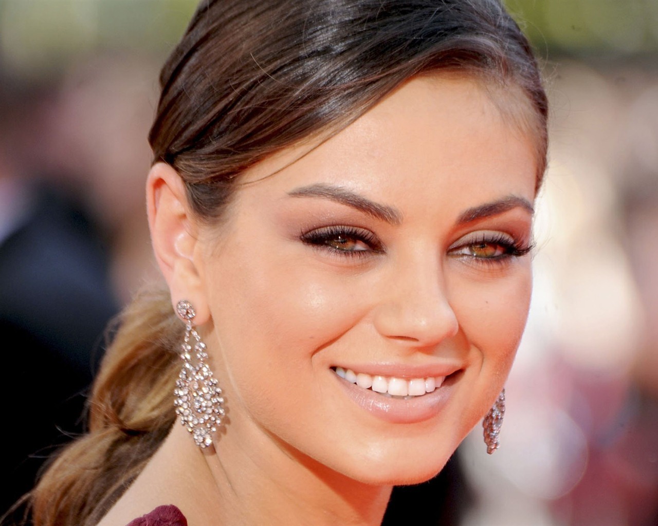 Mila Kunis krásné tapety na plochu #5 - 1280x1024