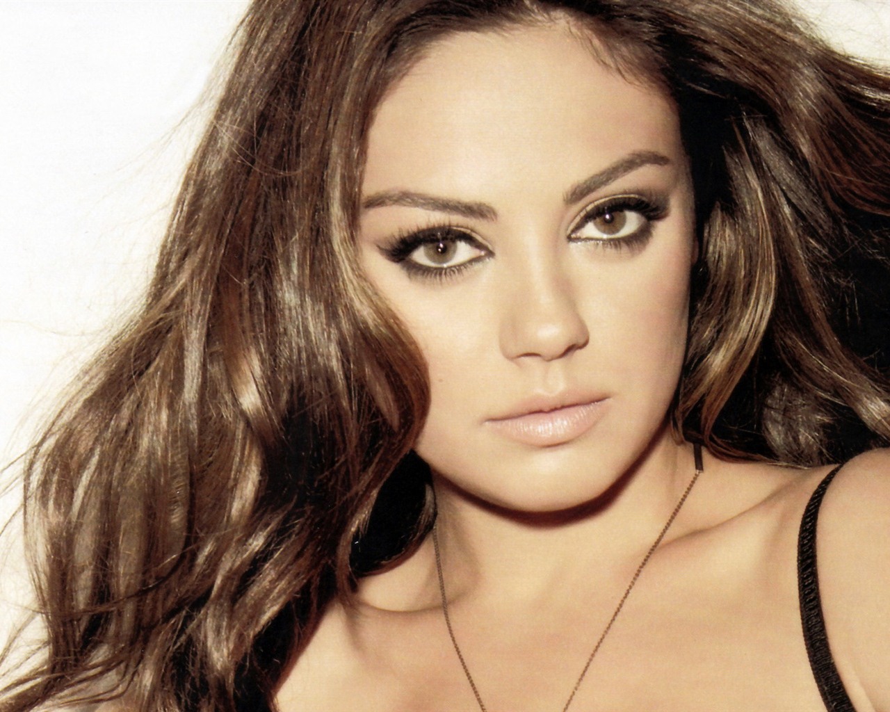 Mila Kunis krásné tapety na plochu #9 - 1280x1024