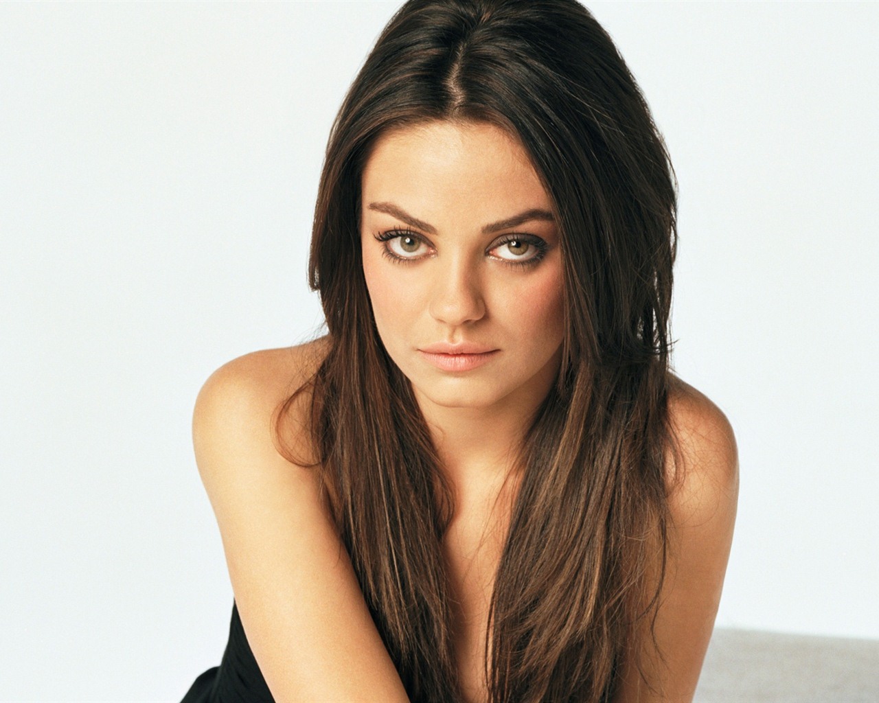 Mila Kunis hermosos fondos de pantalla #13 - 1280x1024