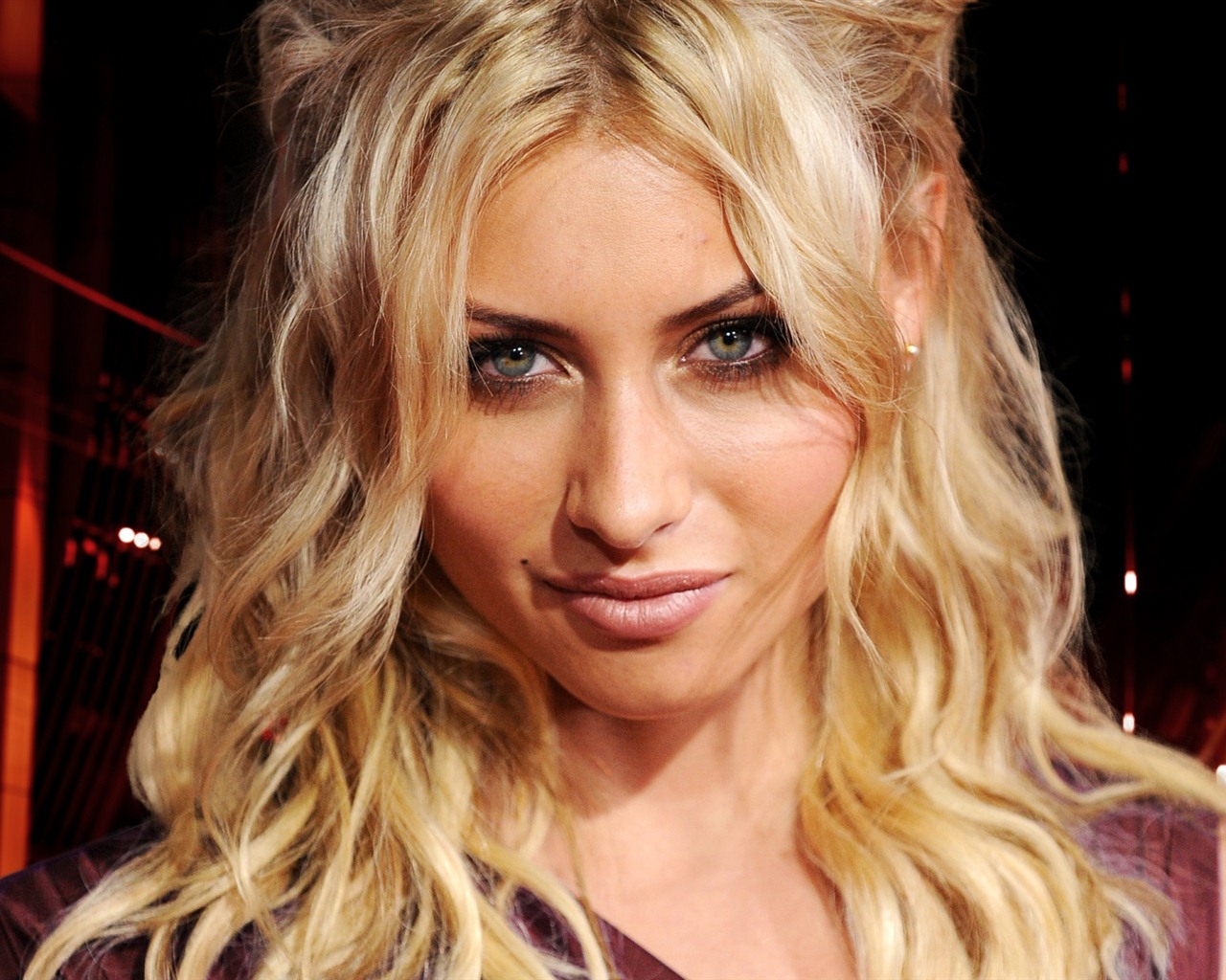 Alyson Michalka 艾莉森·米夏卡 美女壁紙 #4 - 1280x1024