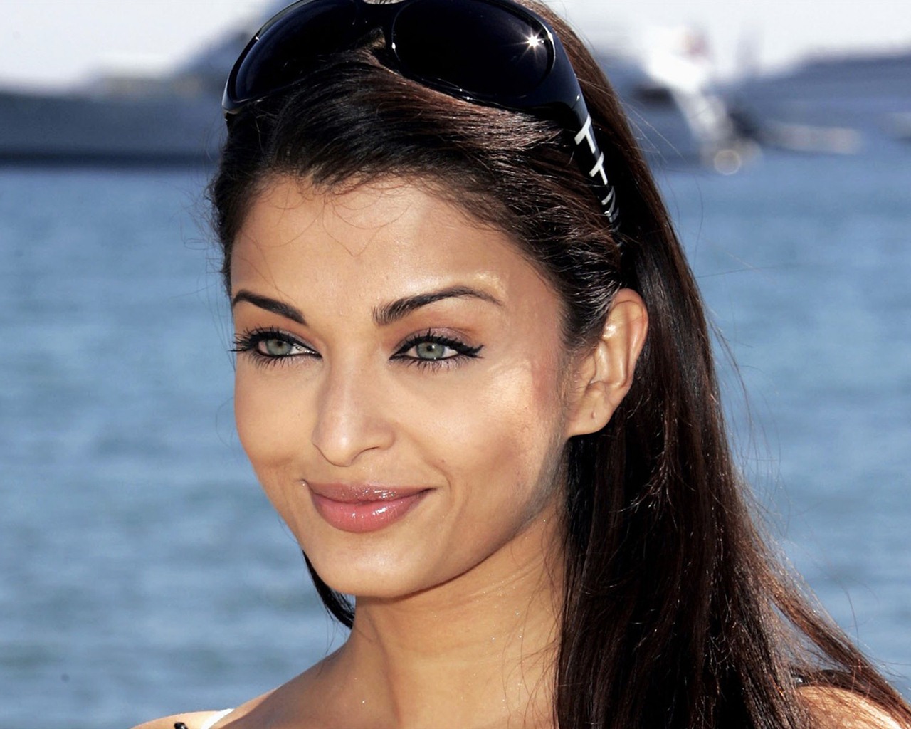 Aishwarya Rai krásné tapety na plochu #17 - 1280x1024