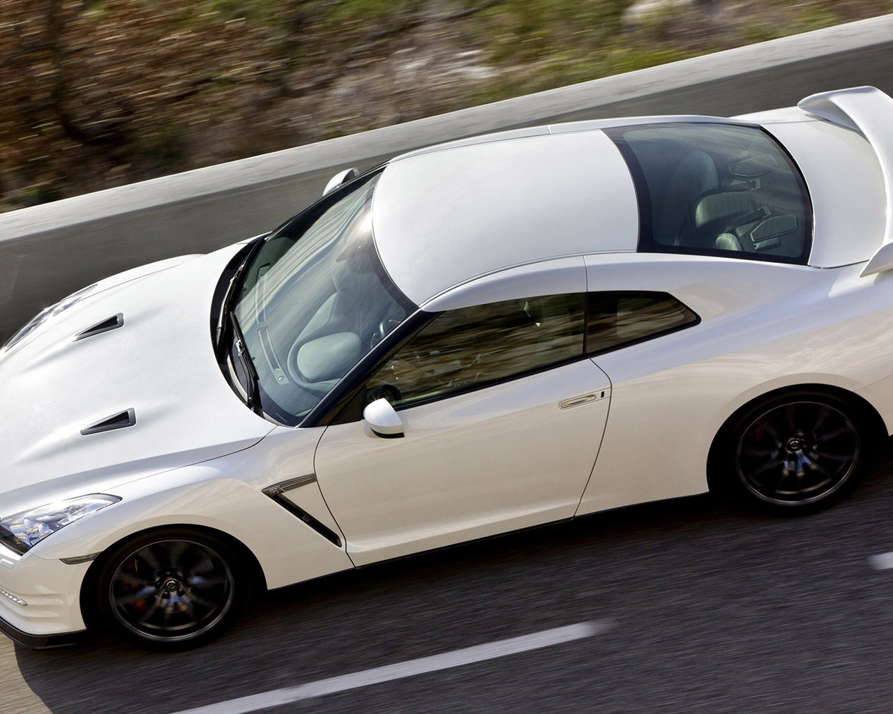 Nissan GT-R egoista 2011 HD tapety na plochu #5 - 1280x1024