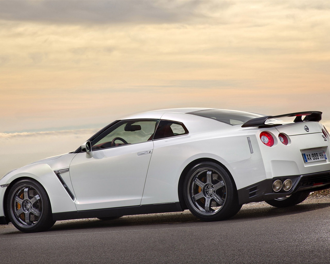 Nissan GT-R Egoist 2011 HD wallpapers #9 - 1280x1024