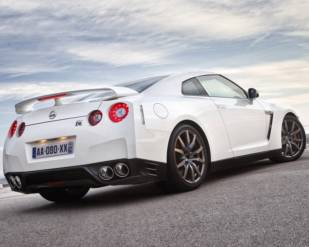Nissan GT-R egoista 2011 HD tapety na plochu #19 - 1280x1024