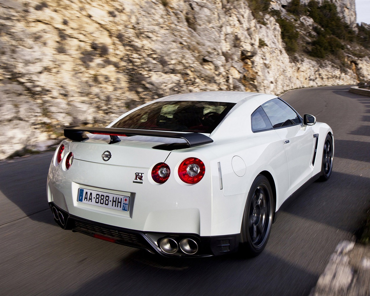 Nissan GT-R egoista 2011 HD tapety na plochu #24 - 1280x1024