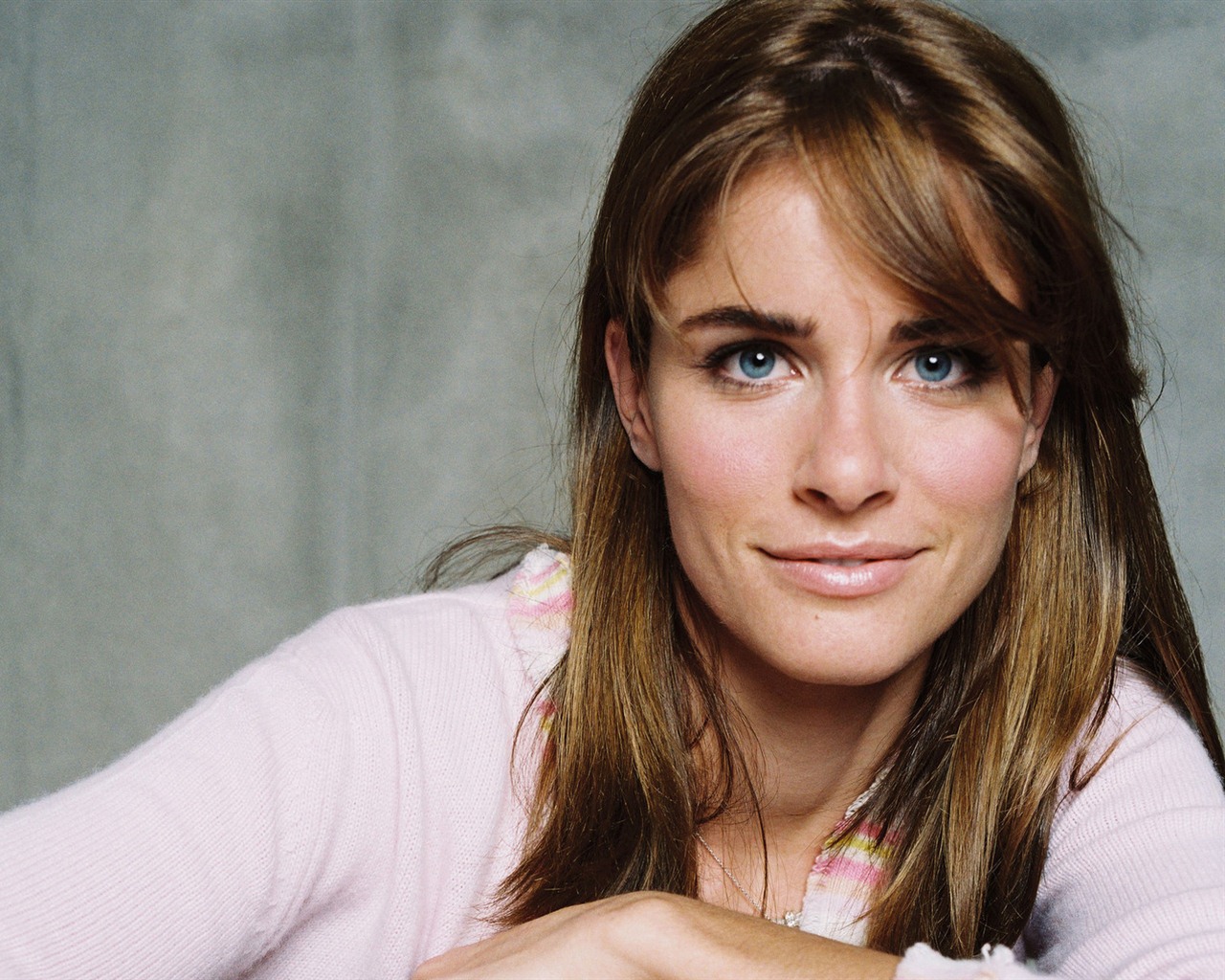 Amanda Peet schöne Hintergrundbilder #9 - 1280x1024