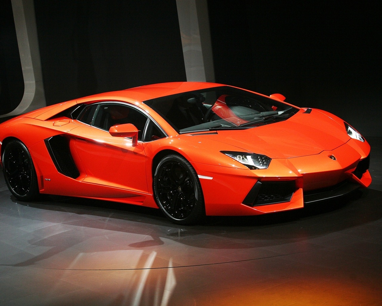 2012 Lamborghini Aventador LP700-4 蘭博基尼高清壁紙 #21 - 1280x1024