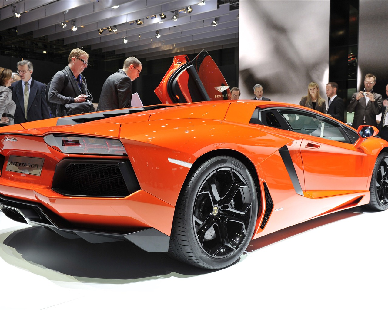 2012 Lamborghini Aventador LP700-4 fondos de pantalla HD #38 - 1280x1024