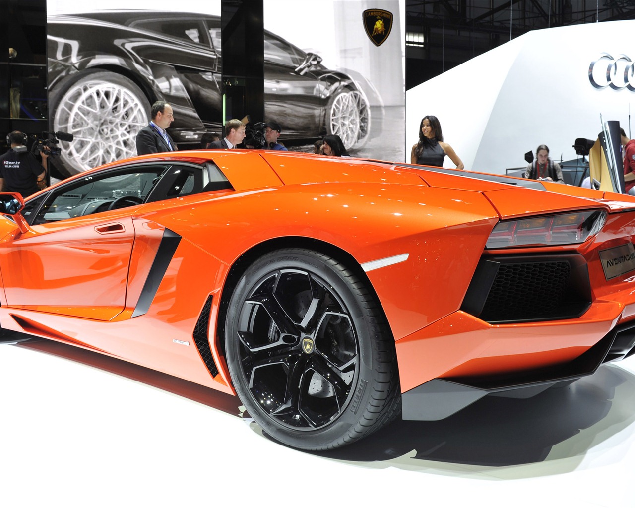 2012 Lamborghini Aventador LP700-4 HD Wallpaper #39 - 1280x1024