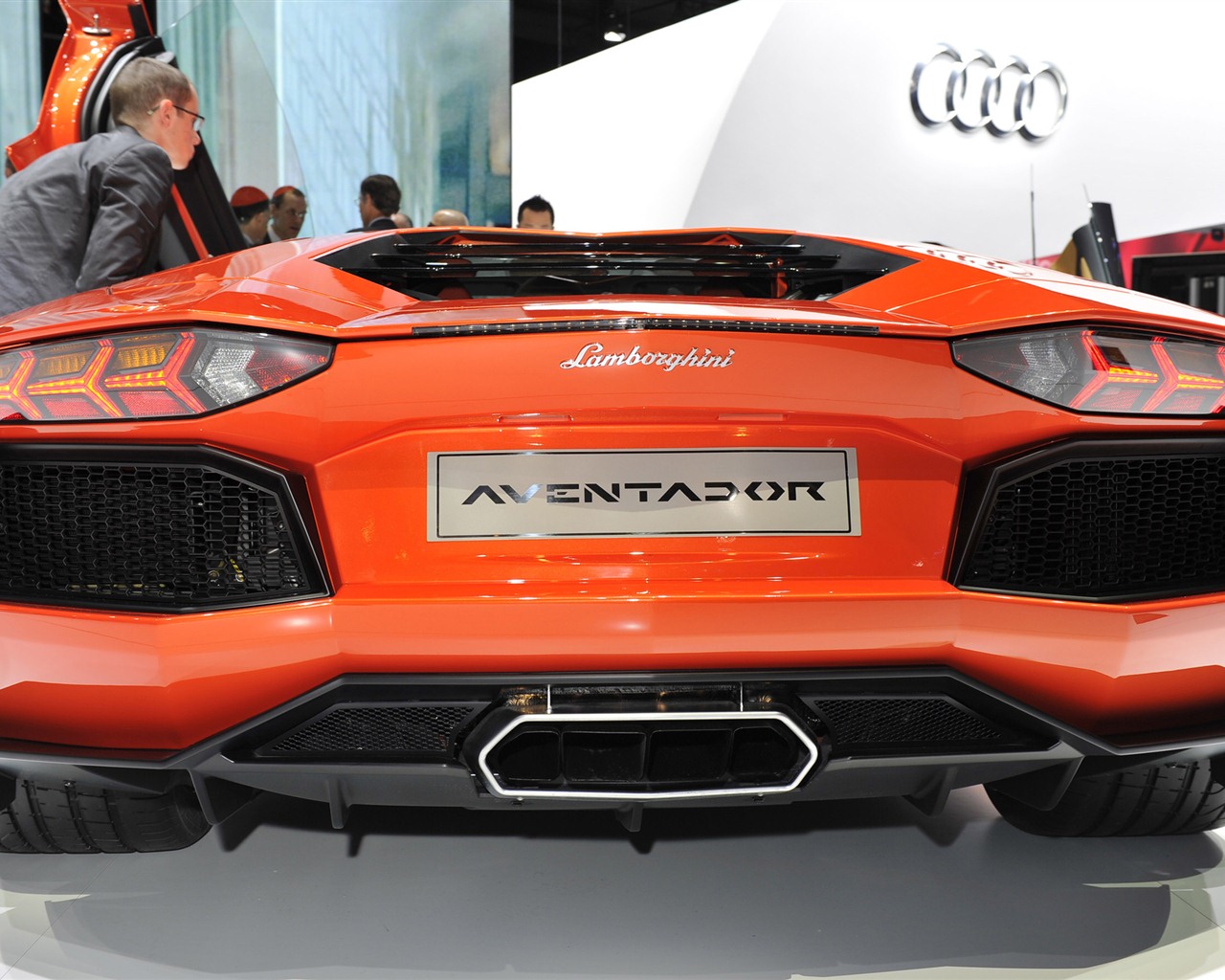 2012 Lamborghini Aventador LP700-4 HD wallpapers #40 - 1280x1024