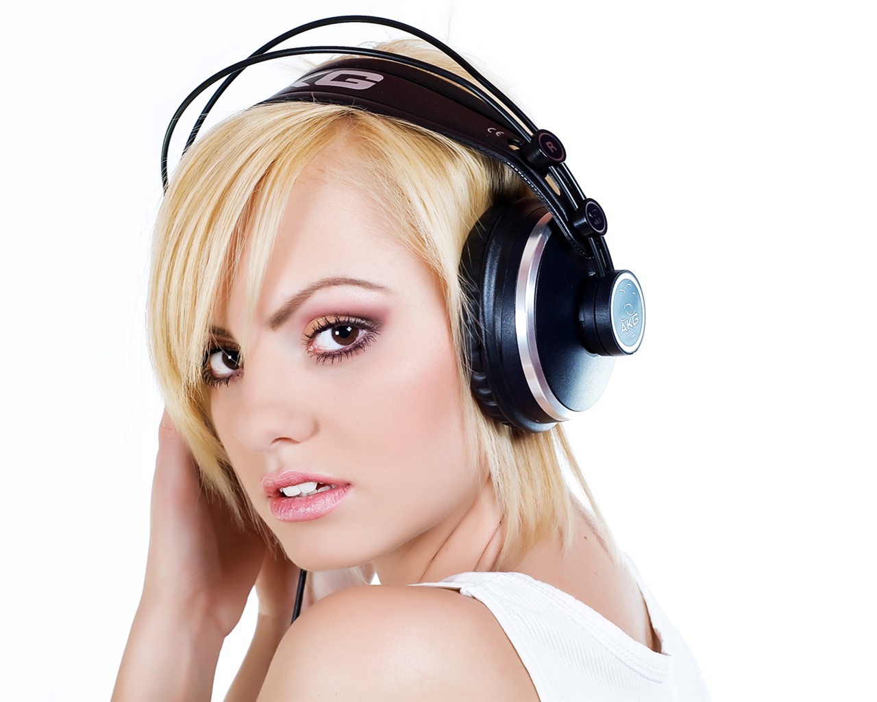 Alexandra Stan krásné Tapety na plochu #6 - 1280x1024