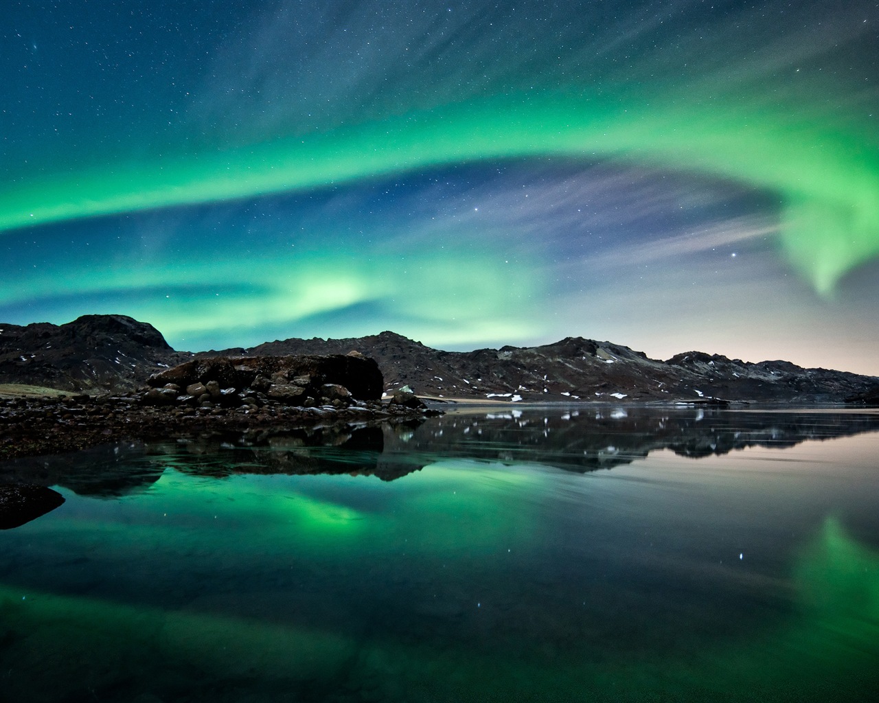 Natural wonders of the Northern Lights HD Wallpaper (1) #1 - 1280x1024
