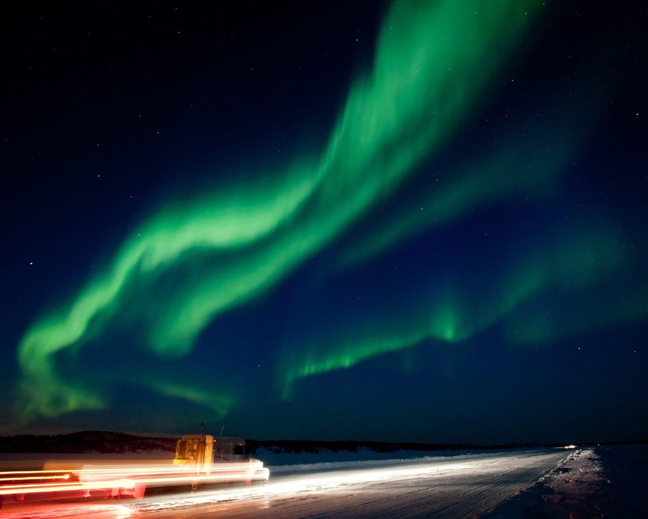 Přírodní divy Northern Lights HD Wallpaper (1) #5 - 1280x1024