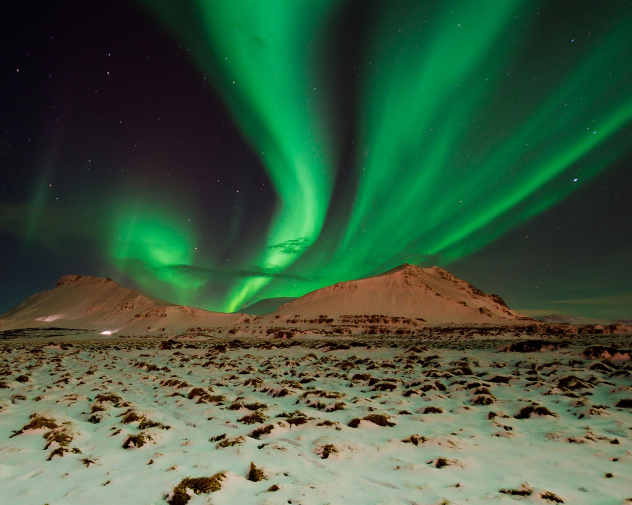 Natural wonders of the Northern Lights HD Wallpaper (2) #6 - 1280x1024