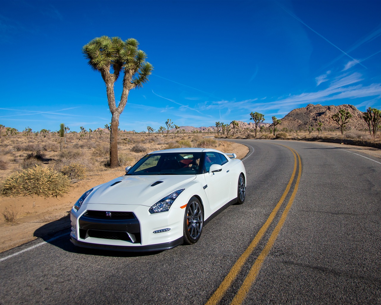 2013 Nissan GT-R R35 USA verze HD Tapety na plochu #3 - 1280x1024