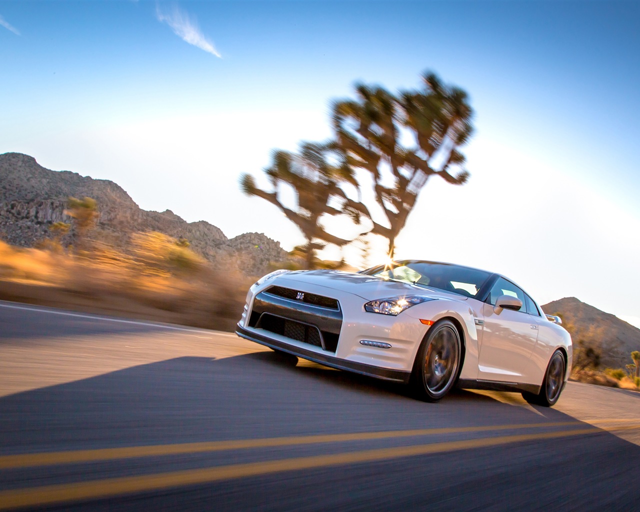 2013 Nissan GT-R R35 USA version 日产 美国版 高清壁纸5 - 1280x1024