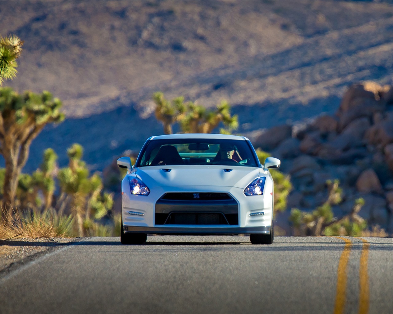 2013 Nissan GT-R R35 USA version 日产 美国版 高清壁纸6 - 1280x1024