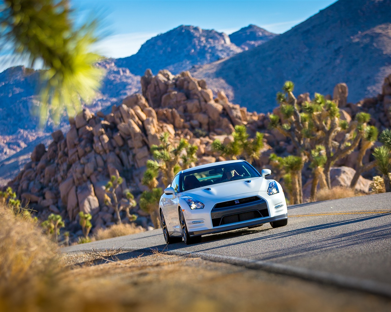 2013 Nissan GT-R R35 USA verze HD Tapety na plochu #8 - 1280x1024