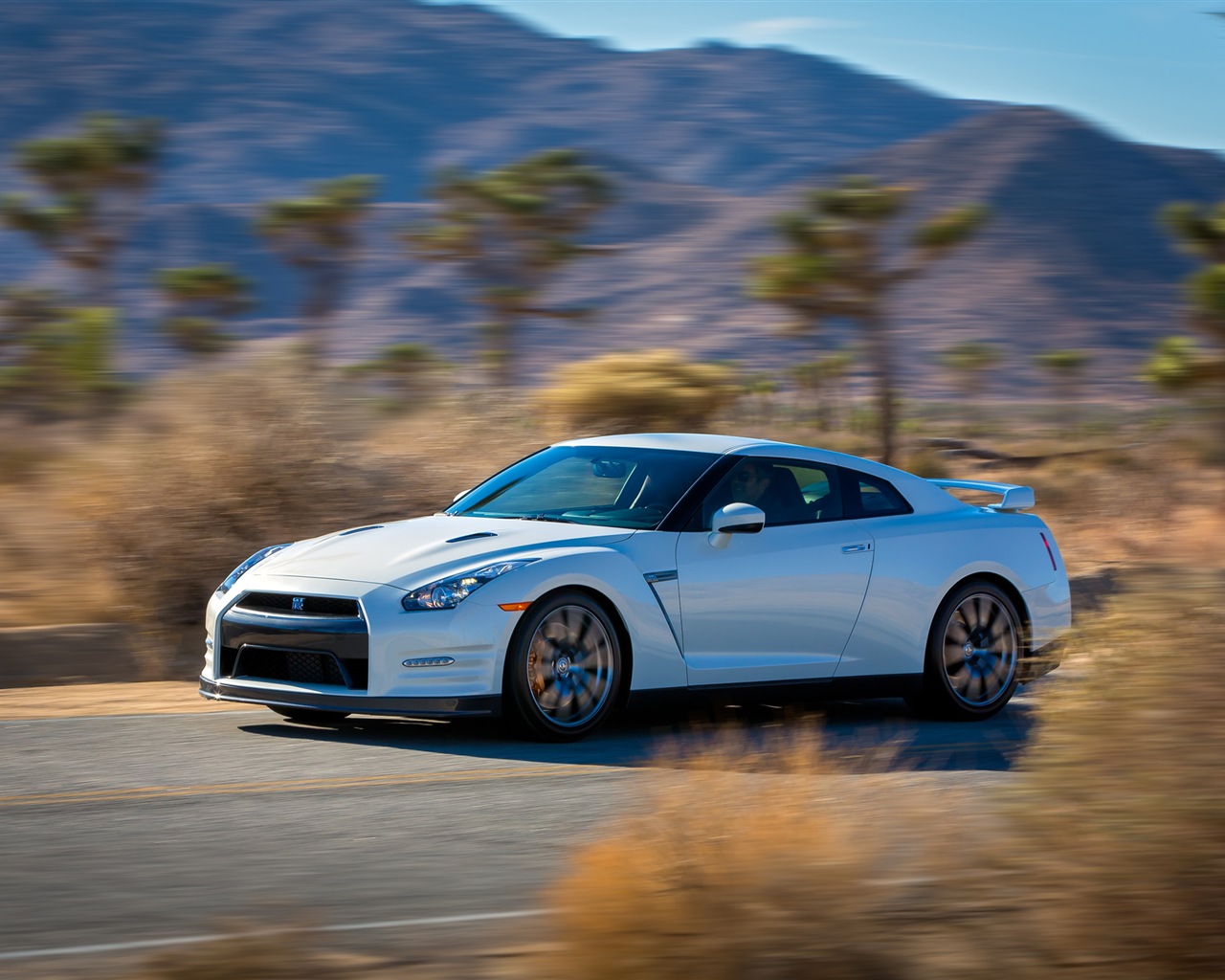 2013 Nissan GT-R R35 USA version 日产 美国版 高清壁纸10 - 1280x1024