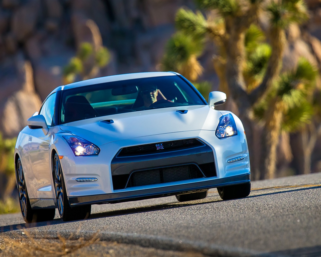 2013 Nissan GT-R R35 USA version 日产 美国版 高清壁纸13 - 1280x1024