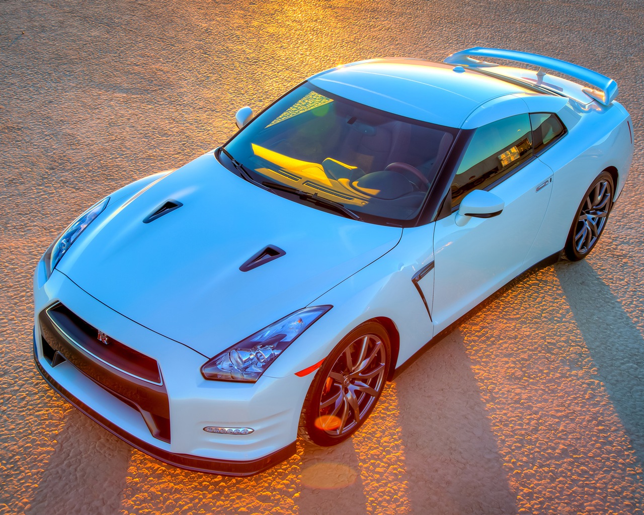 2013 Nissan GT-R R35 USA version 日產美國版高清壁紙 #16 - 1280x1024