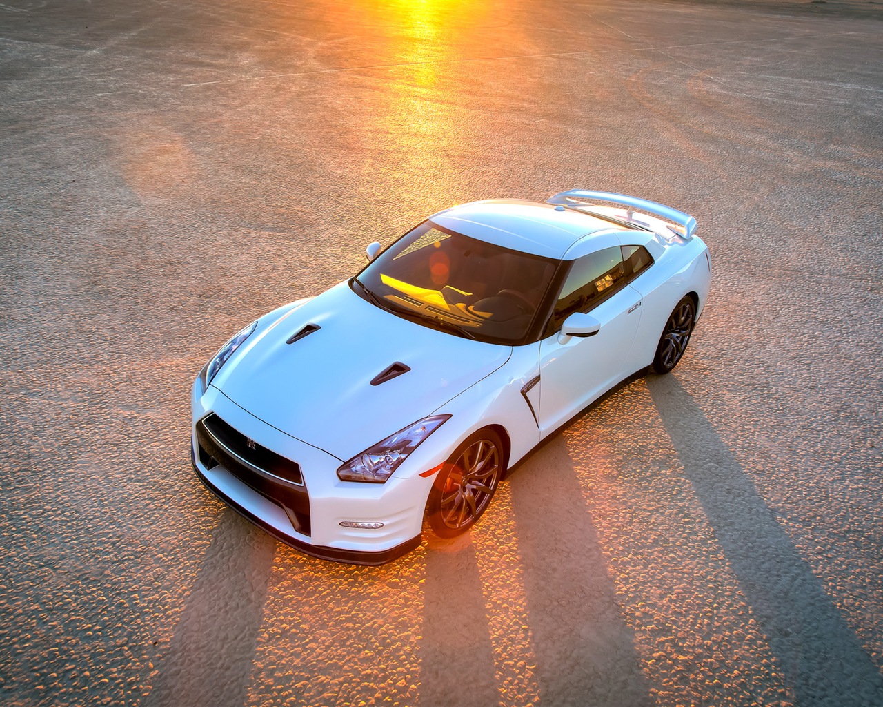 2013 Nissan GT-R R35 USA verze HD Tapety na plochu #17 - 1280x1024