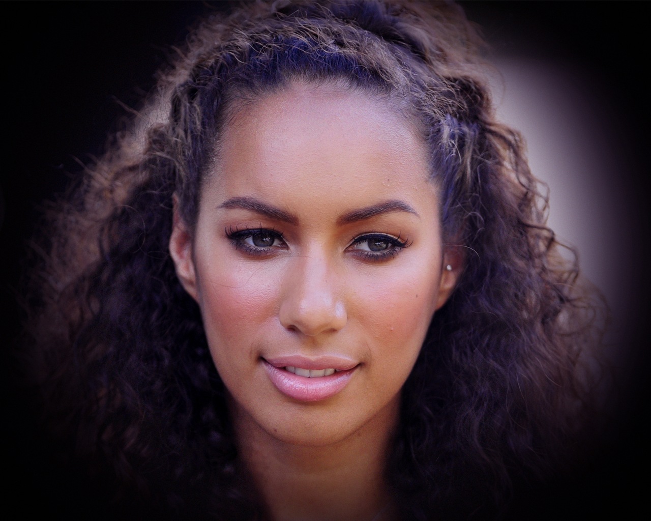 Leona Lewis 麗安娜·劉易斯 高清壁紙 #4 - 1280x1024