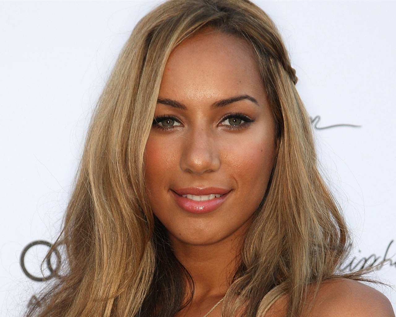 Leona Lewis 麗安娜·劉易斯 高清壁紙 #13 - 1280x1024