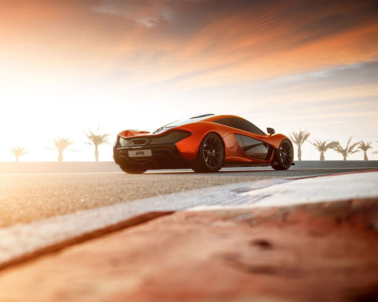 2013 McLaren P1 supercar HD Tapety na plochu #3 - 1280x1024