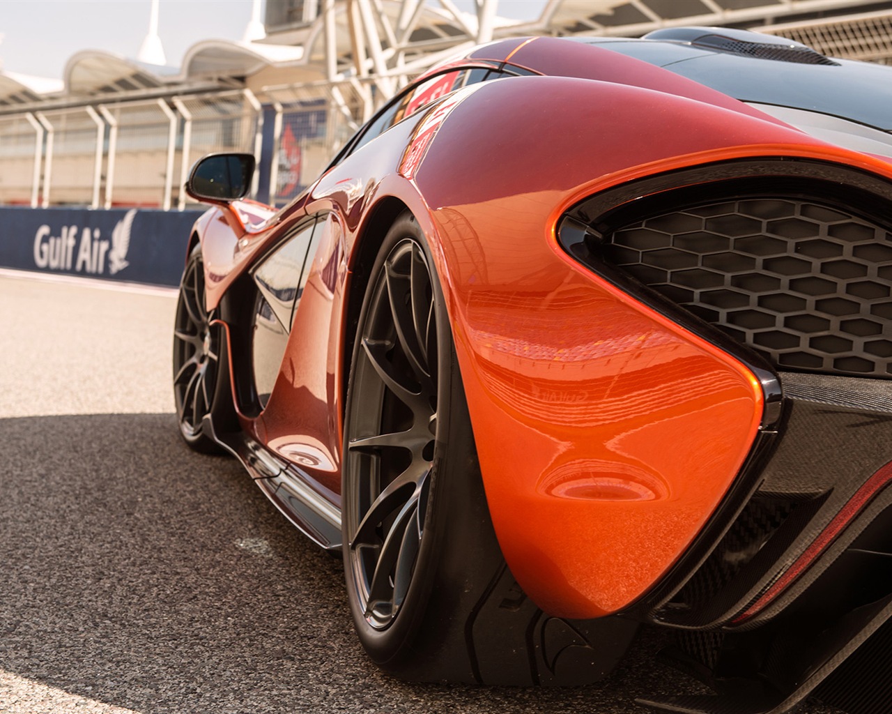 2013 McLaren P1 supercar HD Tapety na plochu #8 - 1280x1024