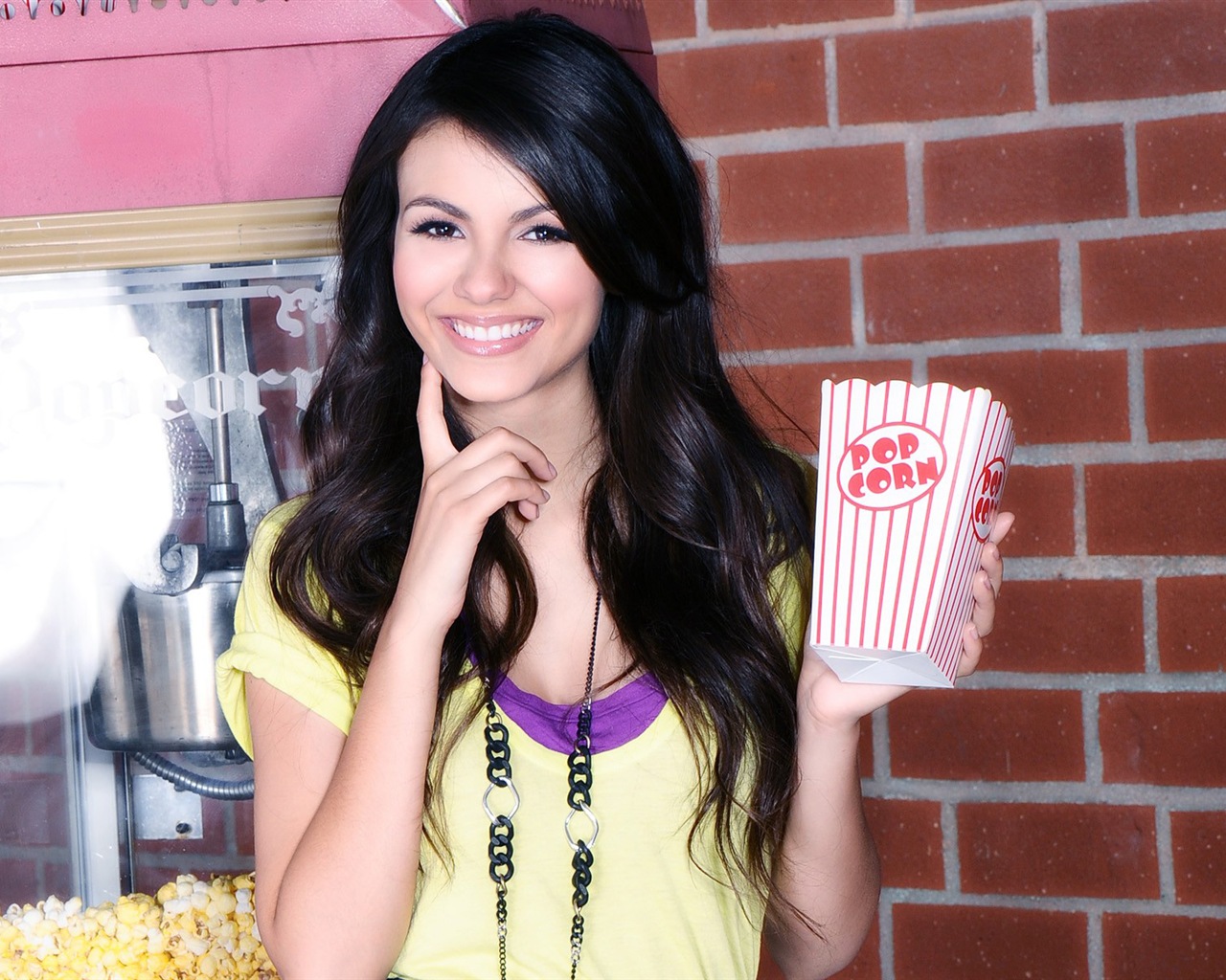 Victoria Justice krásné Tapety na plochu #14 - 1280x1024