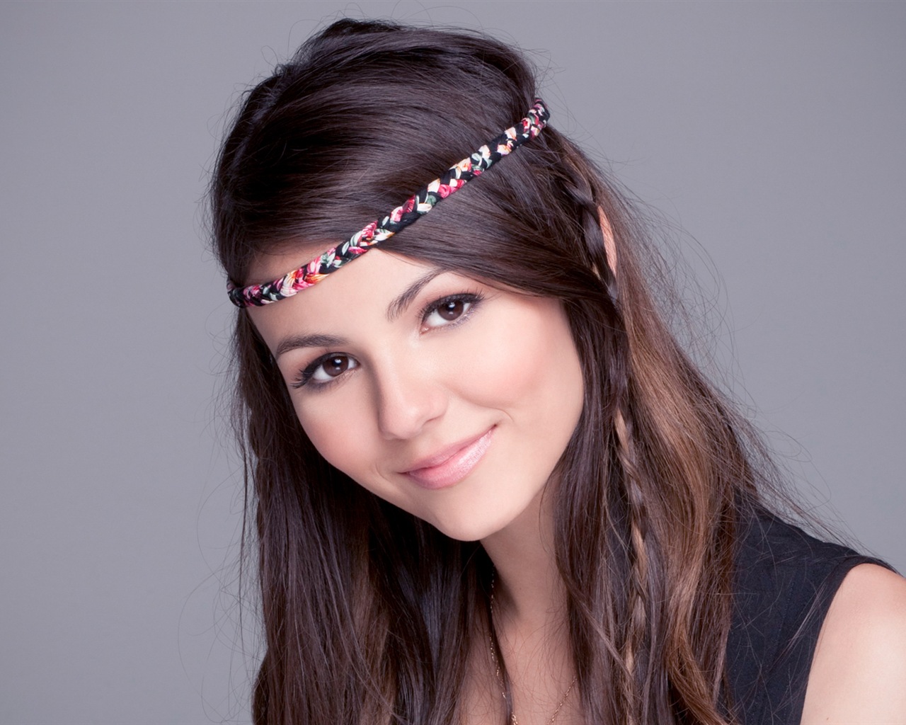 Victoria Justice beaux fonds d'écran #29 - 1280x1024