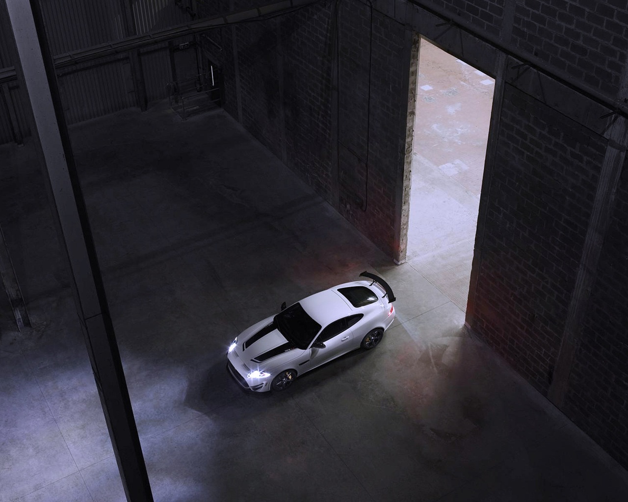 2014 Jaguar XKR-S GT 捷豹XKR-S GT跑车高清壁纸6 - 1280x1024