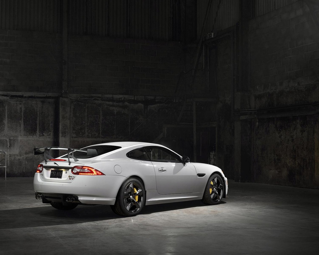 2014 Jaguar XKR-S GT 捷豹XKR-S GT跑车高清壁纸8 - 1280x1024