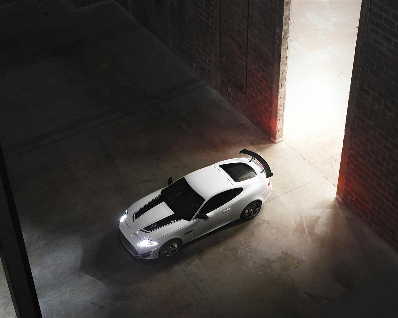 2014ジャガーXKR-S GTスーパーカーのHDの壁紙 #10 - 1280x1024