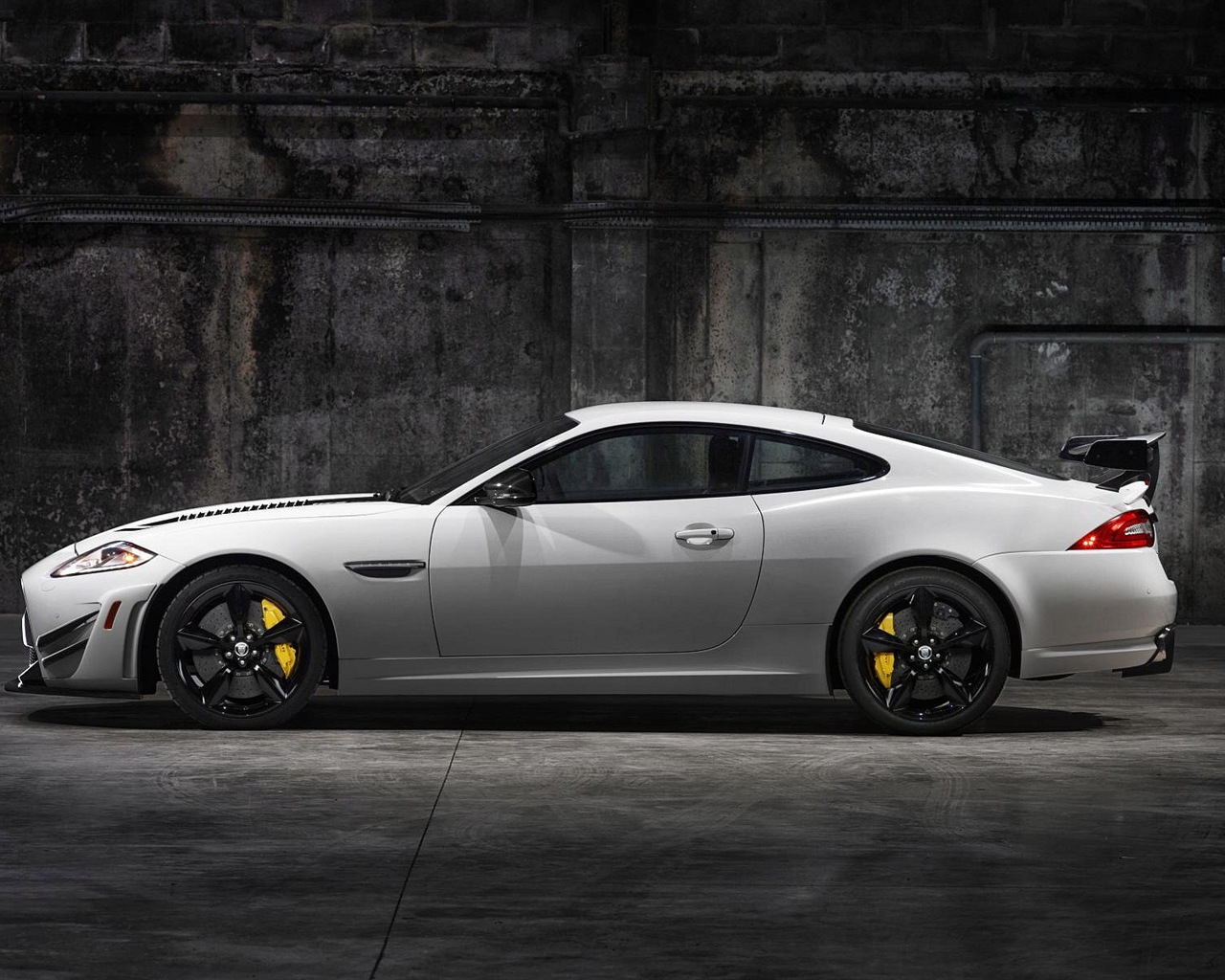 2014 Jaguar XKR-S GT 捷豹XKR-S GT跑车高清壁纸16 - 1280x1024