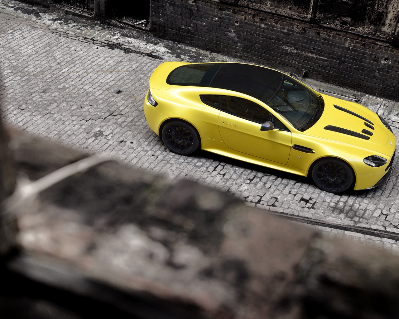 2013 Aston Martin V12 Vantage S 阿斯顿·马丁V12 Vantage 高清壁纸4 - 1280x1024