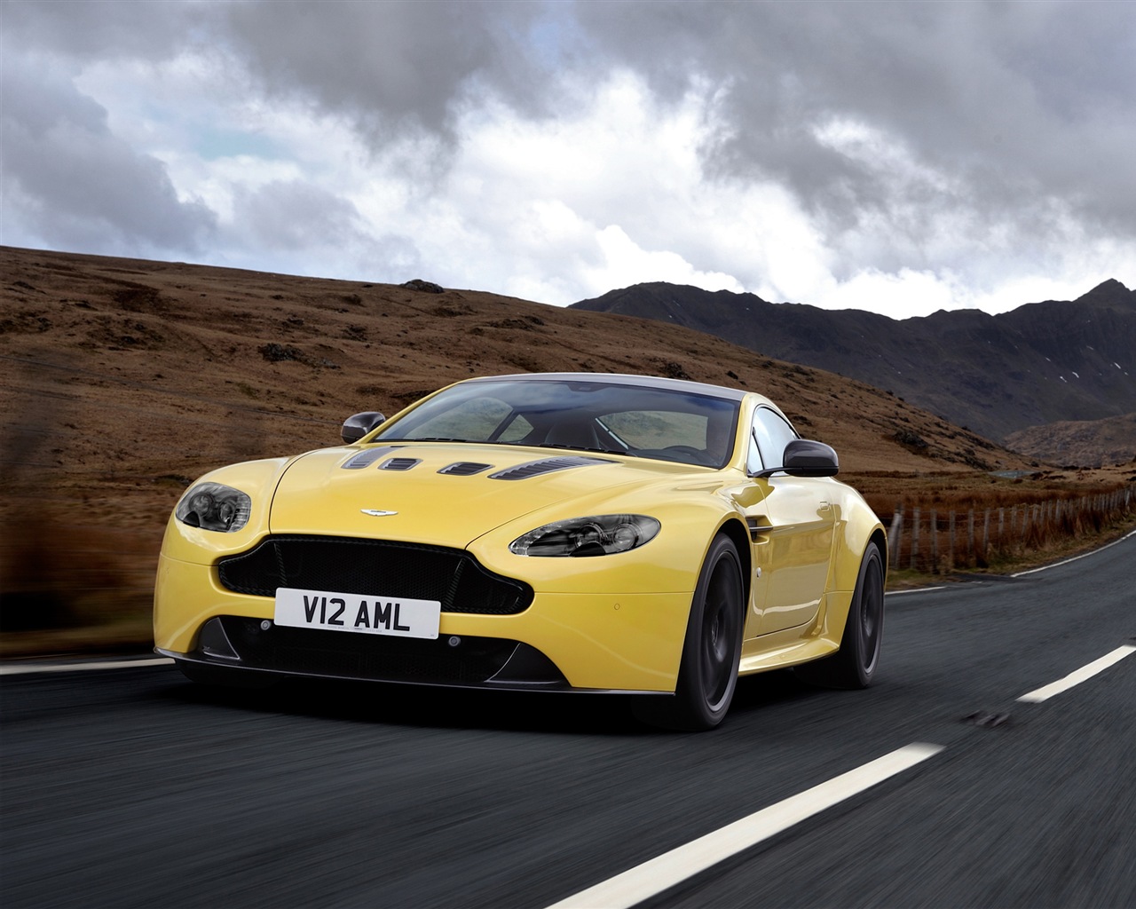 2013 Aston Martin V12 Vantage S 阿斯頓·馬丁V12 Vantage 高清壁紙 #5 - 1280x1024