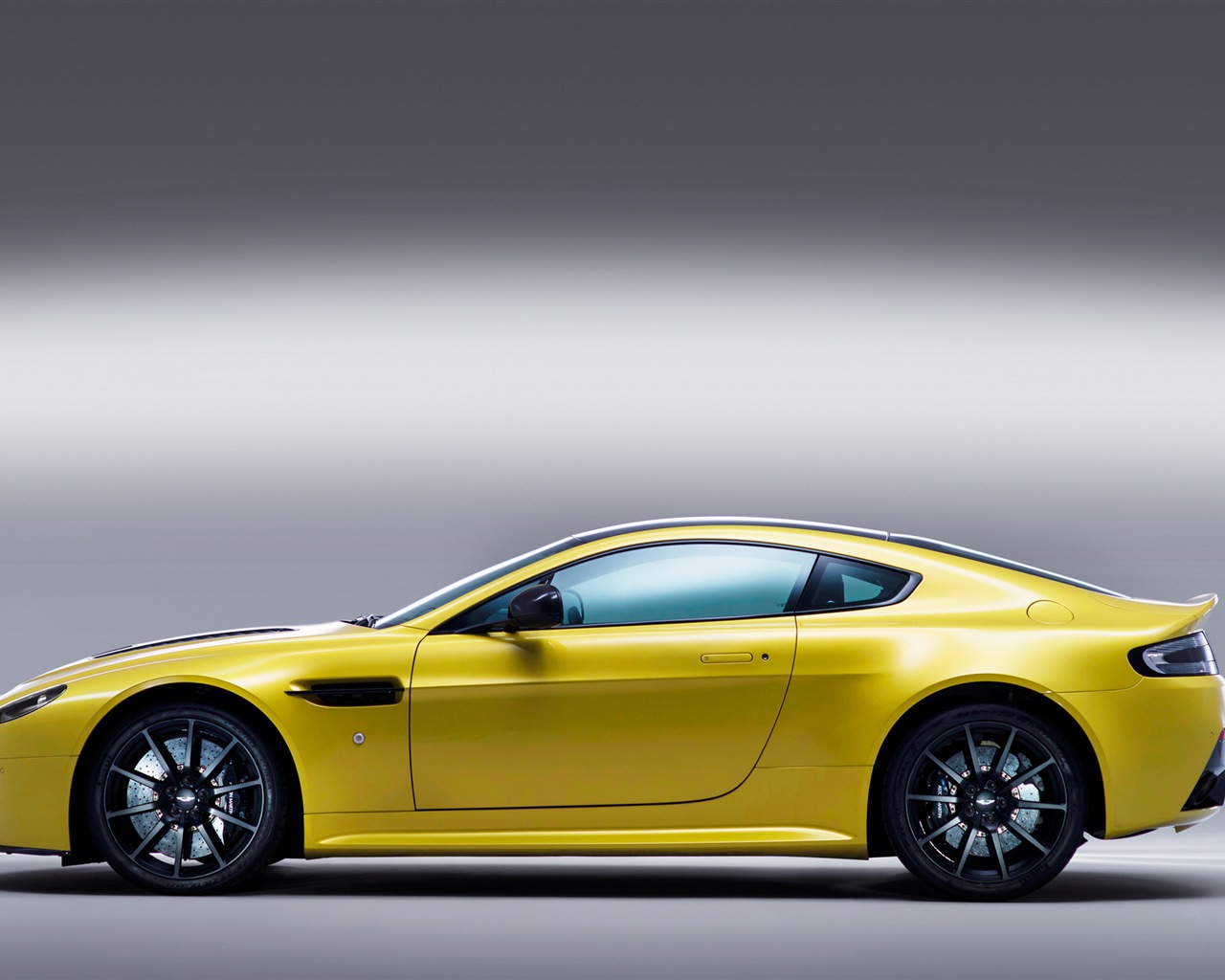 2013 Aston Martin V12 Vantage S HD tapety na plochu #11 - 1280x1024