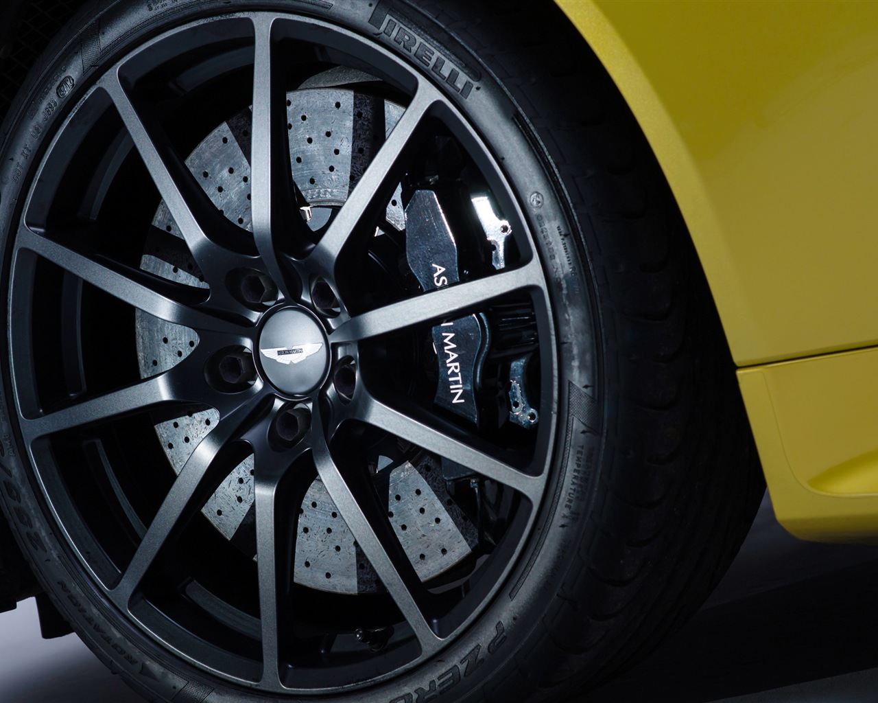 2013 Aston Martin V12 Vantage S HD tapety na plochu #16 - 1280x1024